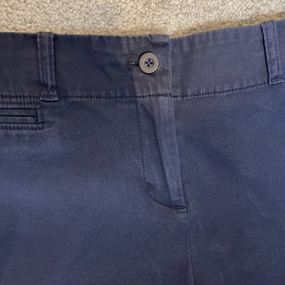 🛍Talbots Navy petite shorts - Picture 4 of 9